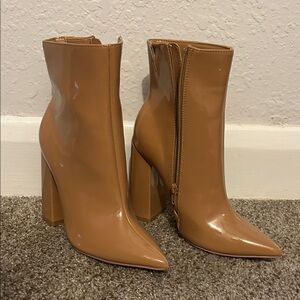 Women's Tan Patent Block Heel Ankle Boots